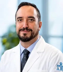 Dr. Eduardo Arias